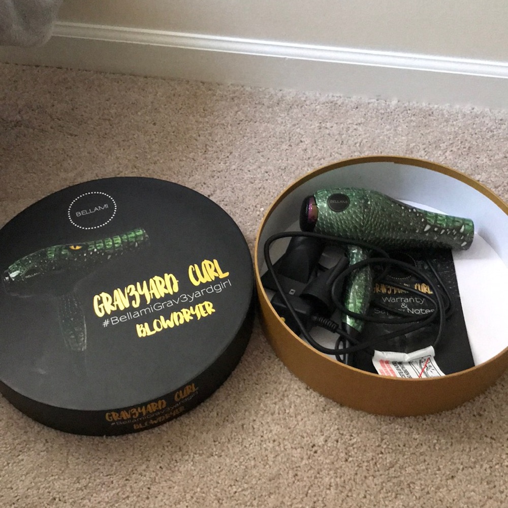 Bellami x grav3yard girl collab hairdryer!